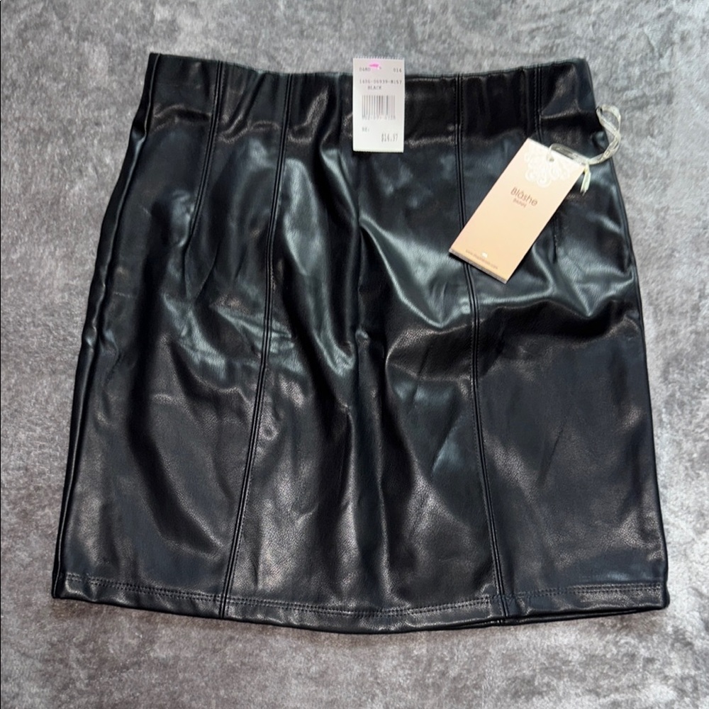 Black Mini Pencil Skirt for Night Out